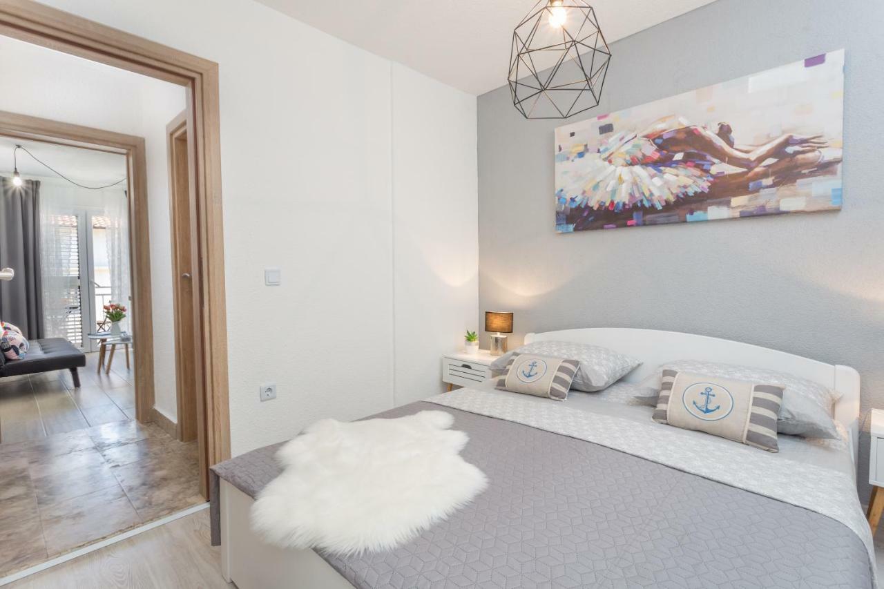 Marina Pavic 02 Apartman *